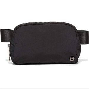 NEW WITH TAGS NWT Lululemon Everywhere Belt Bag Black